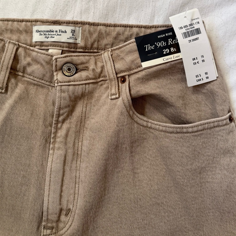 Abercrombie & Fitch 90s Relaxed Beige High Rise Jeans NWT Curve love